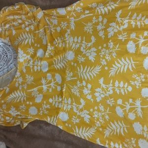 Bobbie&brooks yellow flower dress, it is a size large fits like a medium